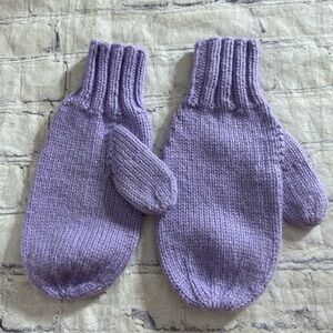 PRETTY PURPLE LAVENDER MITTENS LIGHTWEIGHT CABLE KNIT CUFFS